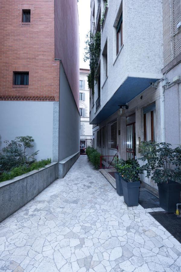 Milan Flat 5 Min From Duomo With Park For Small Cars Exterior foto